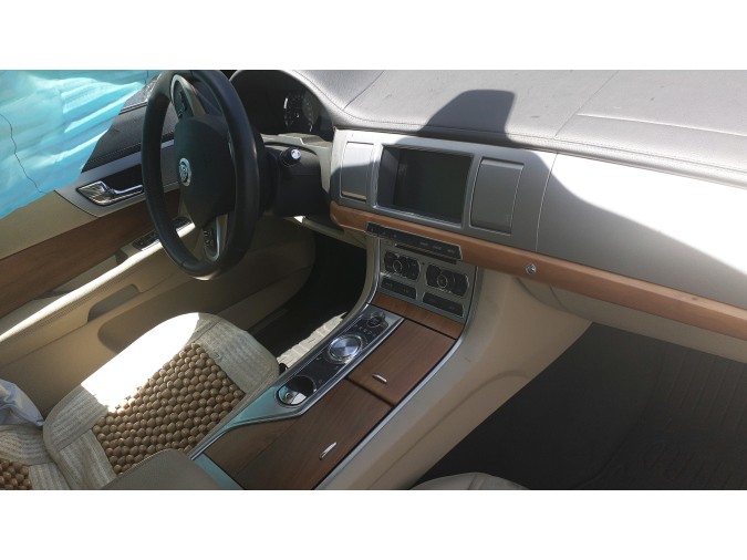 VIERTEAGUAS SO JAGUAR XF 2012