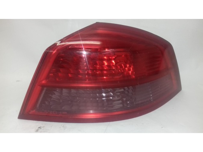 PILOTO TRASERO DERECHO RENAULT VEL SATIS 2002