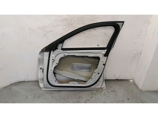 PUERTA DELANTERA DERECHA MERCEDES C 180 BLUETEC / D GRIS 2015