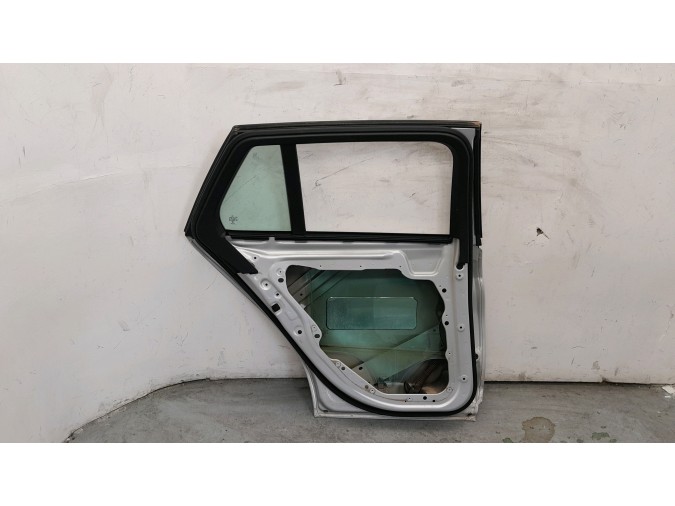 PUERTA TRASERA IZQUIERDA MERCEDES C 180 BLUETEC / D GRIS 2015