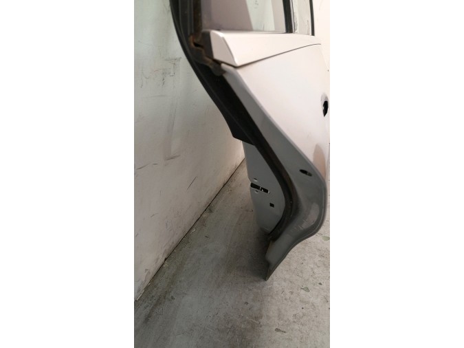 PUERTA TRASERA DERECHA MERCEDES C 180 BLUETEC / D GRIS 2015