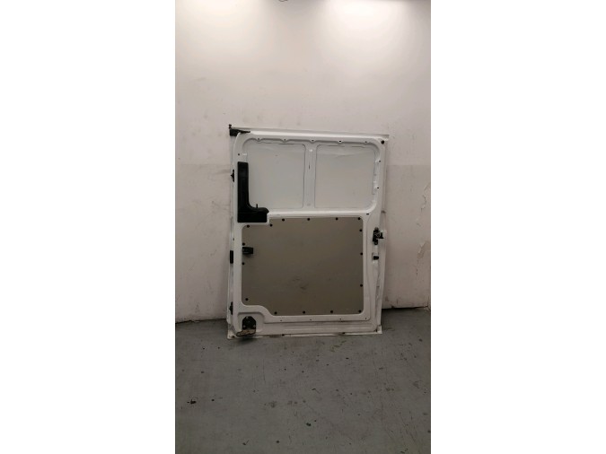 PUERTA TRASERA DERECHA MERCEDES VITO 114 CDI BLANCA 2022