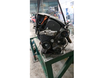 MOTOR CON ACCESORIOS Y CAJA DE CAMBIOS VOLKSWAGEN GOLF 2002