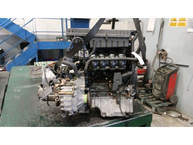 MOTOR CON ACCESORIOS Y CAJA DE CAMBIOS VOLKSWAGEN GOLF 2002