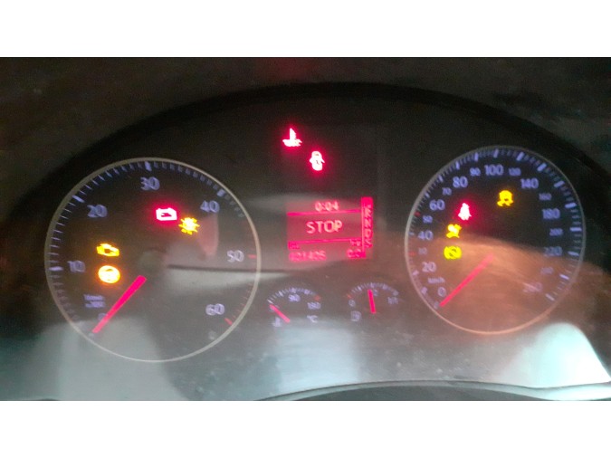 BRAZO SUSPENSION INFERIOR DELANTERO DERECHO VOLKSWAGEN GOLF 2005
