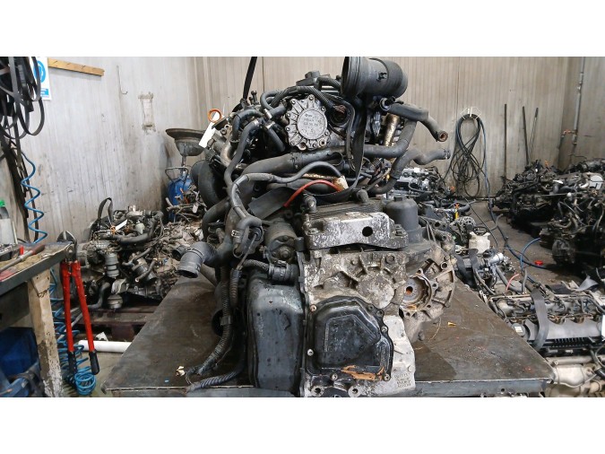 Motor VOLKSWAGEN GOLF 2005