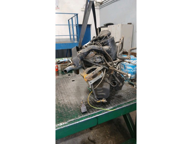 MOTOR CON ACCESORIOS Y CAJA DE CAMBIOS PEUGEOT 205 1991