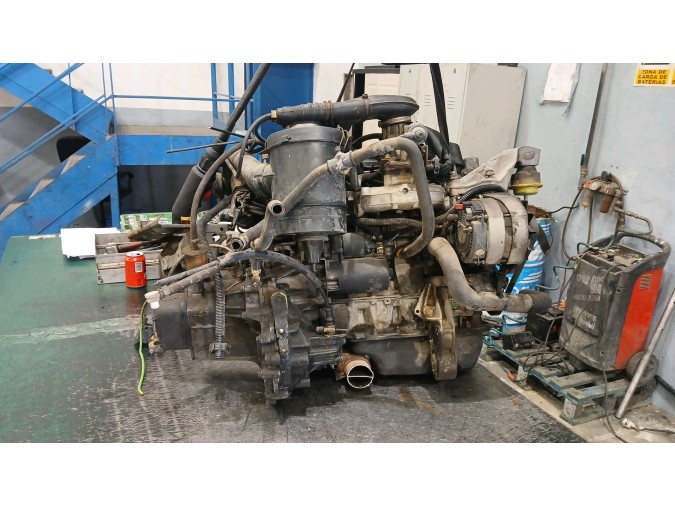 MOTOR CON ACCESORIOS Y CAJA DE CAMBIOS PEUGEOT 205 1991