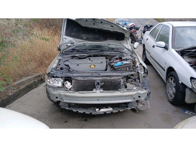 Radiador motor RENAULT LAGUNA 2004