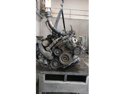 MOTOR CON ACCESORIOS Y CAJA DE CAMBIOS BMW 118D 2005