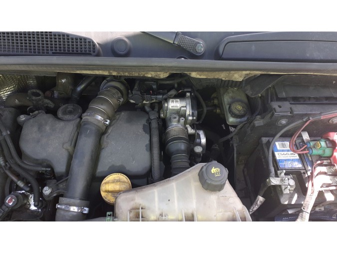 RECUBRIM.EMBELL.TR.D RENAULT KANGOO EXPRESS 2015