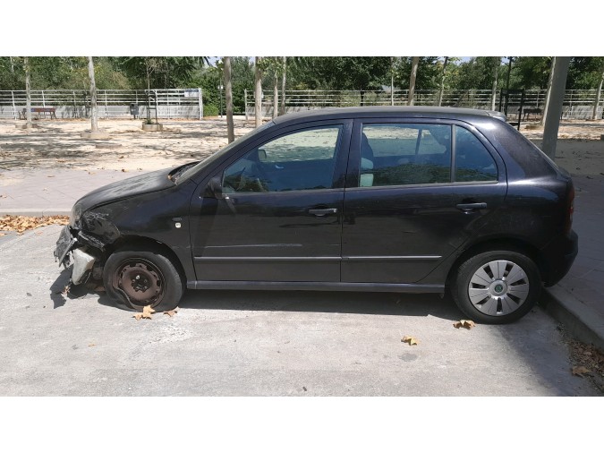 CERRADURA PORTÓN TRASERO SKODA FABIA 2000
