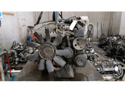 MOTOR CON ACCESORIOS SIN CAJA DE CAMBIOS MERCEDES C 180 1996