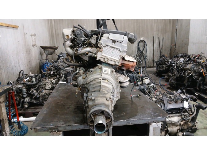 MOTOR CON ACCESORIOS SIN CAJA DE CAMBIOS MERCEDES C 180 1996