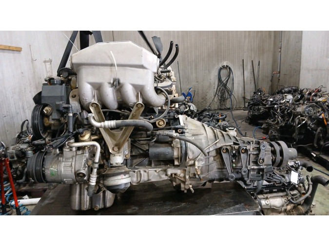 MOTOR CON ACCESORIOS SIN CAJA DE CAMBIOS MERCEDES C 180 1996