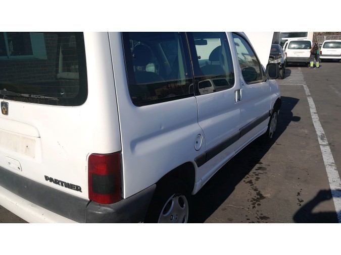 Autorradio PEUGEOT PARTNER 2002