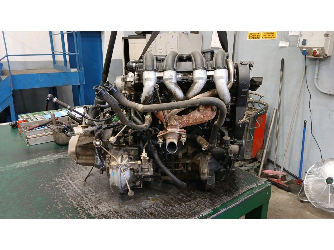 MOTOR CON ACCESORIOS SIN CAJA DE CAMBIOS PEUGEOT PART CBESP.P.LAT.DW8 2001