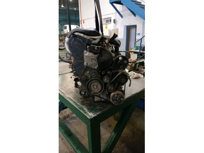 Motor PEUGEOT PART CBESP.P.LAT.DW8 2001