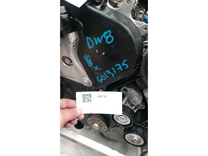 MOTOR CON ACCESORIOS Y CAJA DE CAMBIOS PEUGEOT PART CBESP.P.LAT.DW8 2002