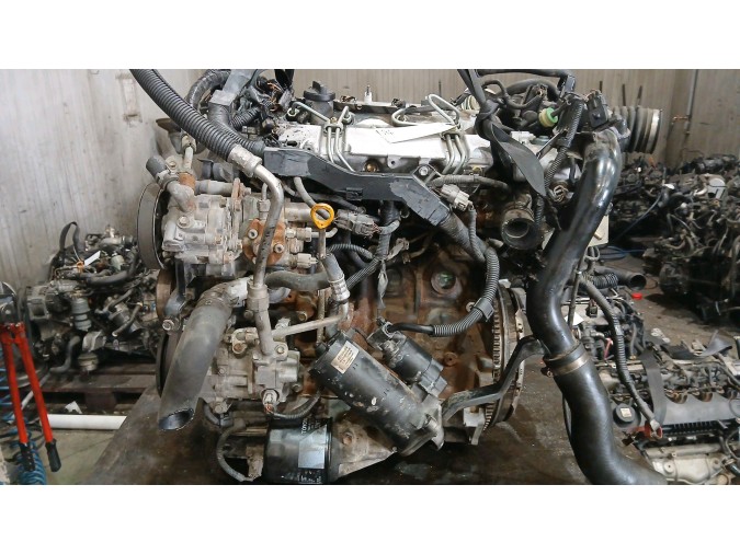 MOTOR CON ACCESORIOS SIN CAJA DE CAMBIOS TOYOTA AVENSIS 2004