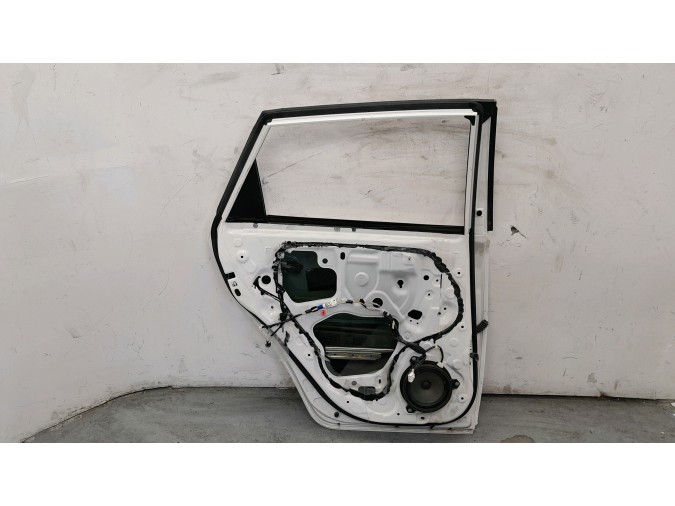 PUERTA TRASERA IZQUIERDA TOYOTA AURIS BLANCA 2014