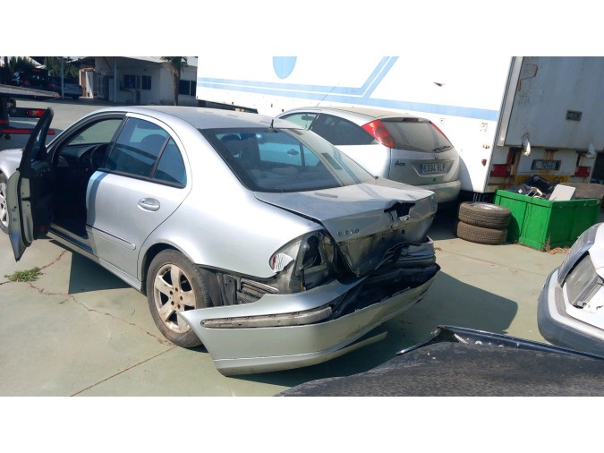 PILOTO TRASERO CENTRAL MERCEDES E 270 CDI 2003