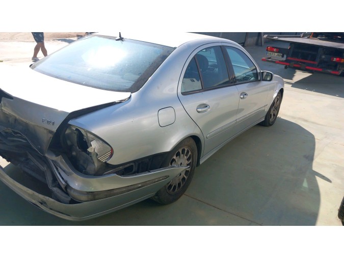 MANGUETA TRASERA DERECHA MERCEDES E 270 CDI 2003