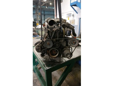 MOTOR CON ACCESORIOS SIN CAJA DE CAMBIOS MERCEDES VITO 108 D 2.3 2000