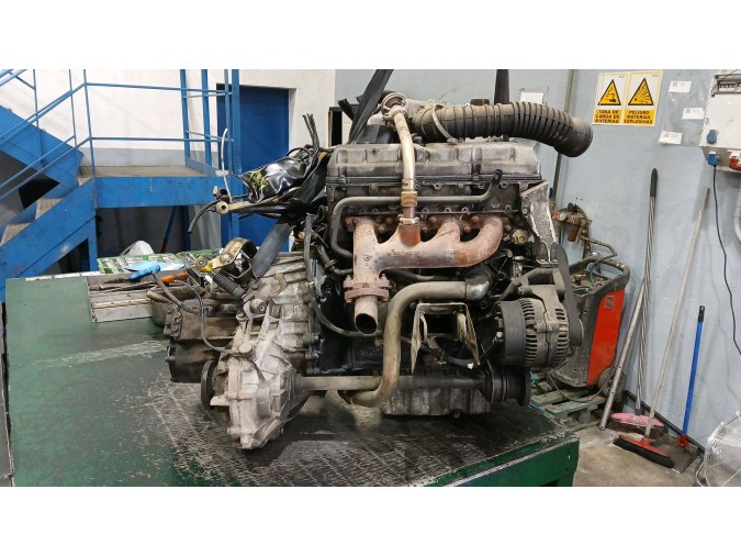 MOTOR CON ACCESORIOS SIN CAJA DE CAMBIOS MERCEDES VITO 108 D 2.3 2000