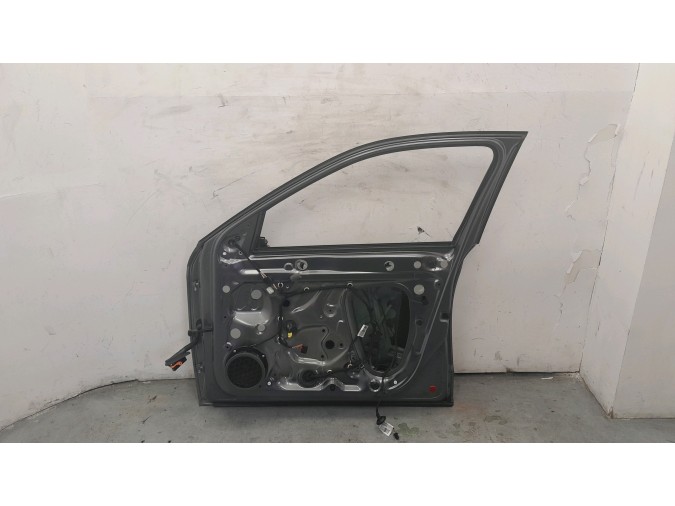 PUERTA DELANTERA DERECHA SKODA KAMIQ GRIS 2024