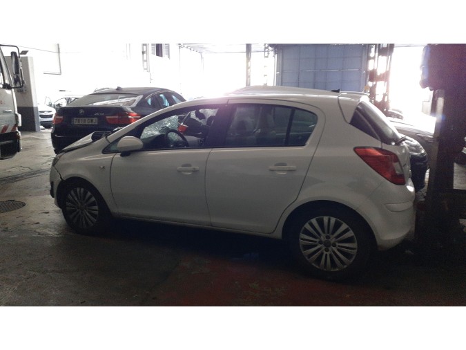 Respaldo Asiento Trasero Lado Derecho OPEL CORSA 2014