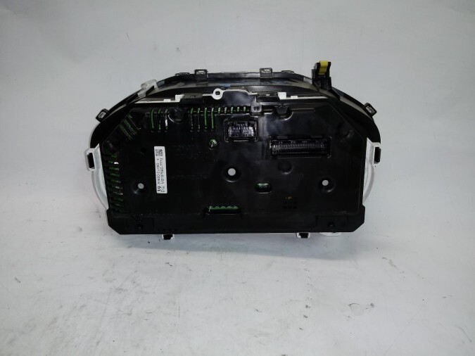 CUADRO INSTRUMENTOS TOYOTA YARIS 2015