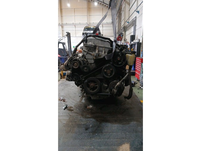 MOTOR CON ACCESORIOS Y CAJA DE CAMBIOS MAZDA 6