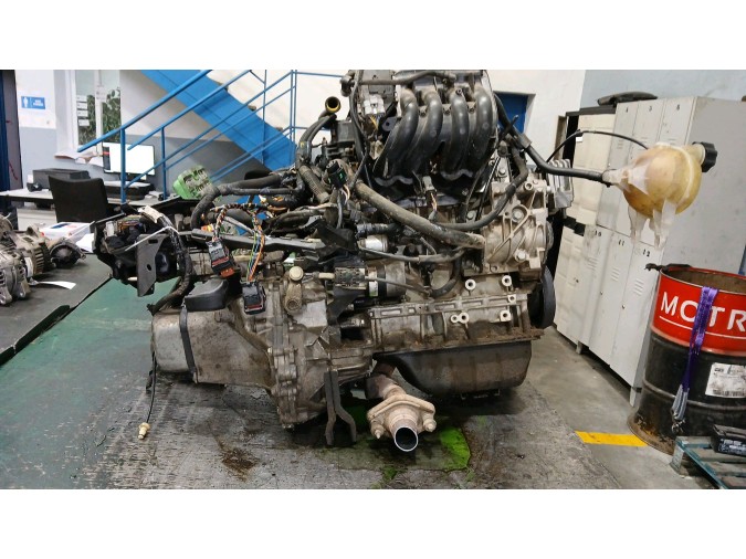 MOTOR CON ACCESORIOS SIN CAJA DE CAMBIOS PEUGEOT 207 2009
