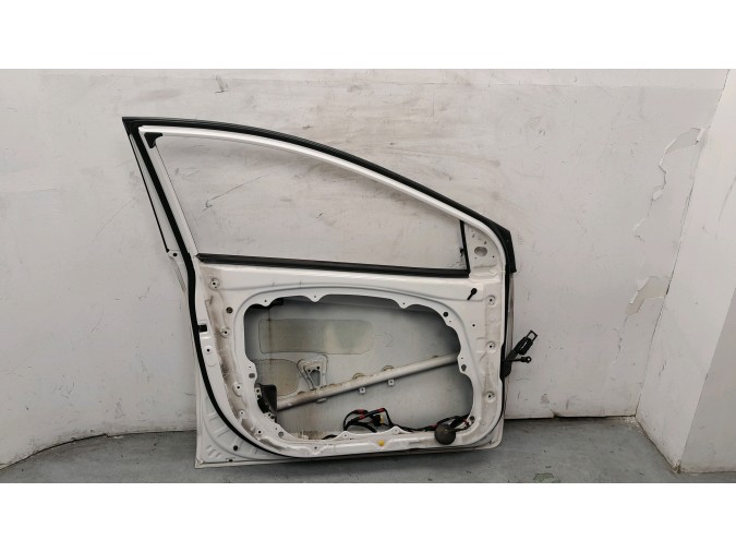 PUERTA DELANTERA IZQUIERDA HYUNDAI I30 BLANCA 2013