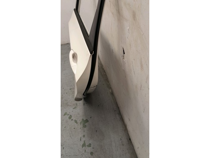 PUERTA TRASERA IZQUIERDA HYUNDAI I30 BLANCO 2013