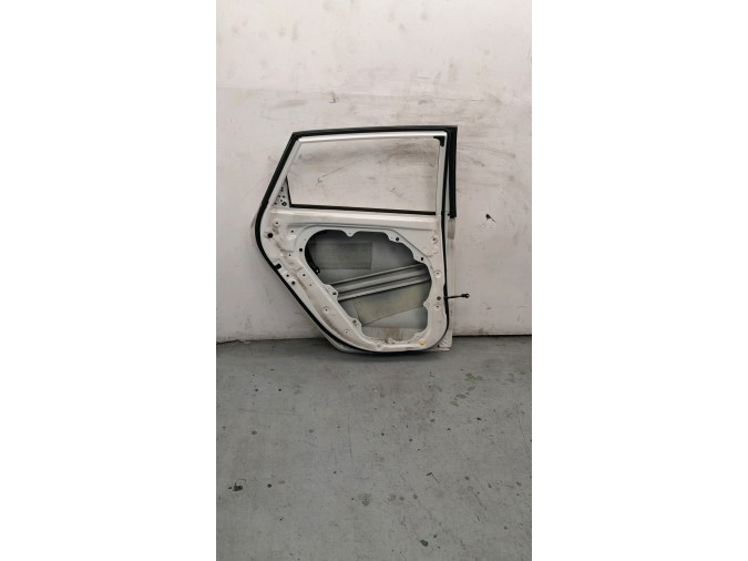 PUERTA TRASERA IZQUIERDA HYUNDAI I30 BLANCO 2013