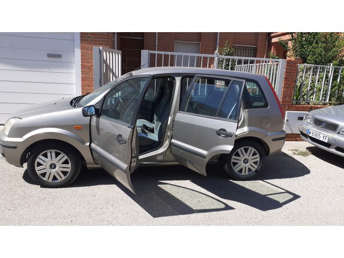 FARO ANTINIEBLA DELANTERO  FORD FUSION 2003