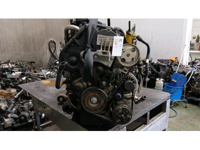 MOTOR CON ACCESORIOS Y CAJA DE CAMBIOS  2003