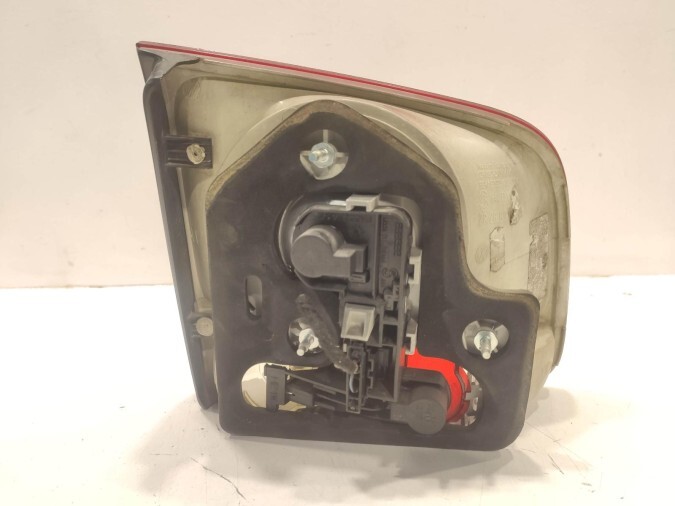 PILOTO TRASERO DERECHO INTERIOR VOLKSWAGEN TOUAREG 2006