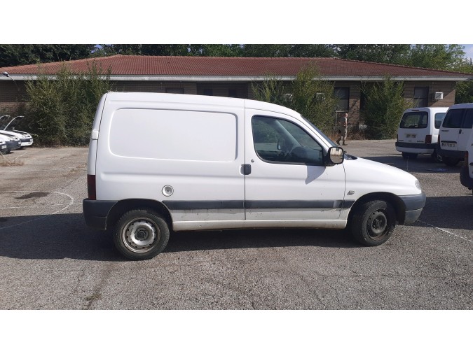 Autorradio PEUGEOT PARTNER 2002