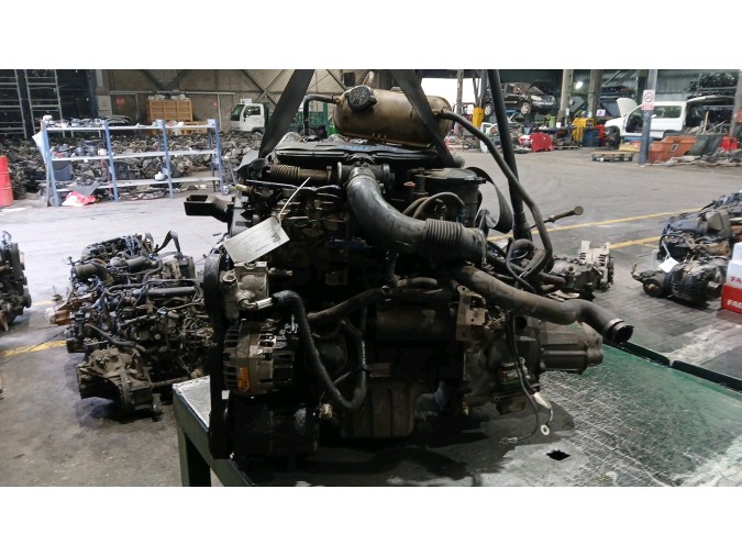 MOTOR CON ACCESORIOS Y CAJA DE CAMBIOS PEUGEOT PART CBESP.P.LAT.DW8 2001