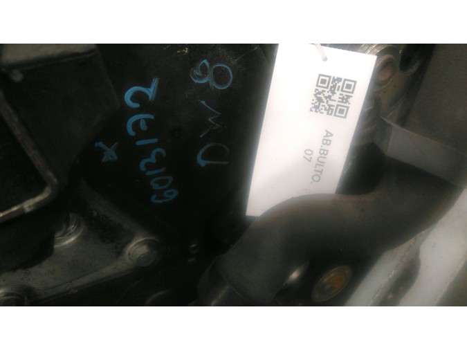 MOTOR CON ACCESORIOS Y CAJA DE CAMBIOS PEUGEOT PART CBESP.P.LAT.DW8 2001