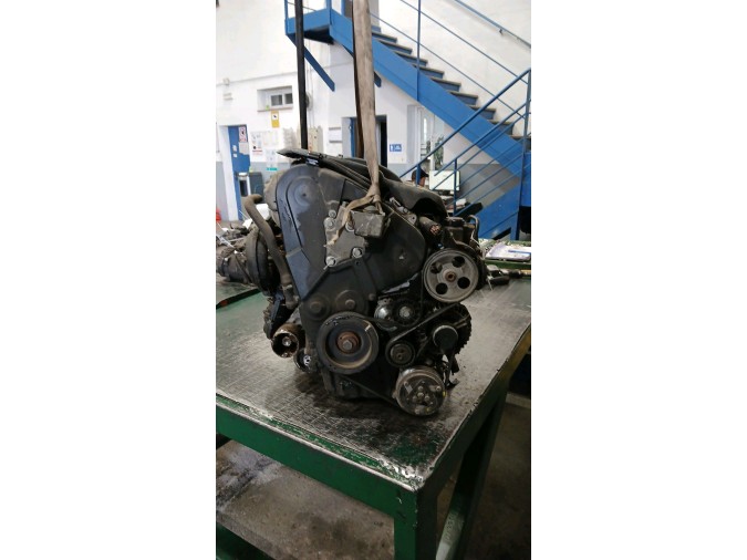 Motor PEUGEOT 206 2004