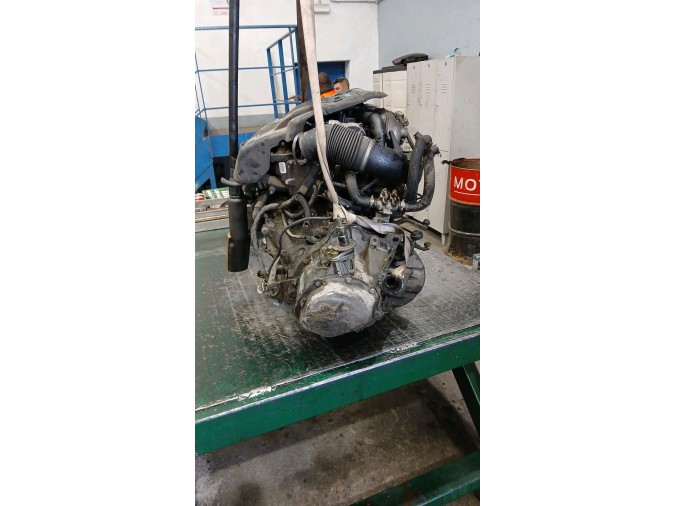 Motor PEUGEOT 206 2004