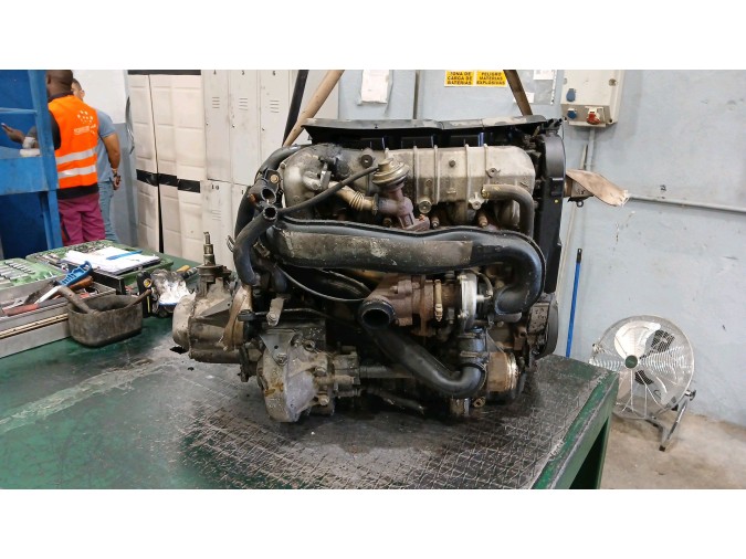 Motor PEUGEOT 206 2004
