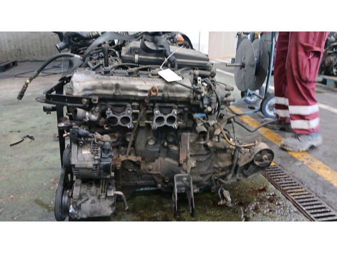 MOTOR CON ACCESORIOS Y CAJA DE CAMBIOS NISSAN PRIMERA 1998