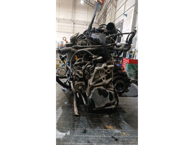 Motor VOLKSWAGEN GOLF 2002