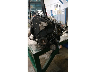 MOTOR CON ACCESORIOS Y CAJA DE CAMBIOS PEUGEOT 206 2005