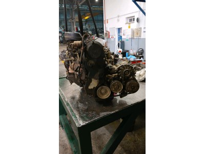 MOTOR CON ACCESORIOS SIN CAJA DE CAMBIOS RENAULT R19 1989